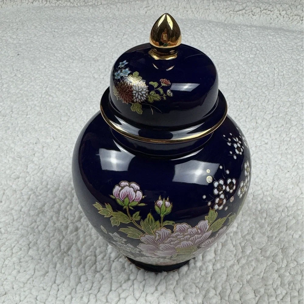 Vintage Cobalt Blue Porcelain Ginger Jar Floral‎ Peony Gold Trim Made in Japan